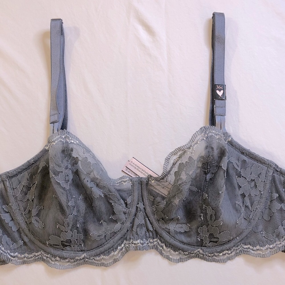 NWT Victoria Secret Underwire Lace Bra 36C